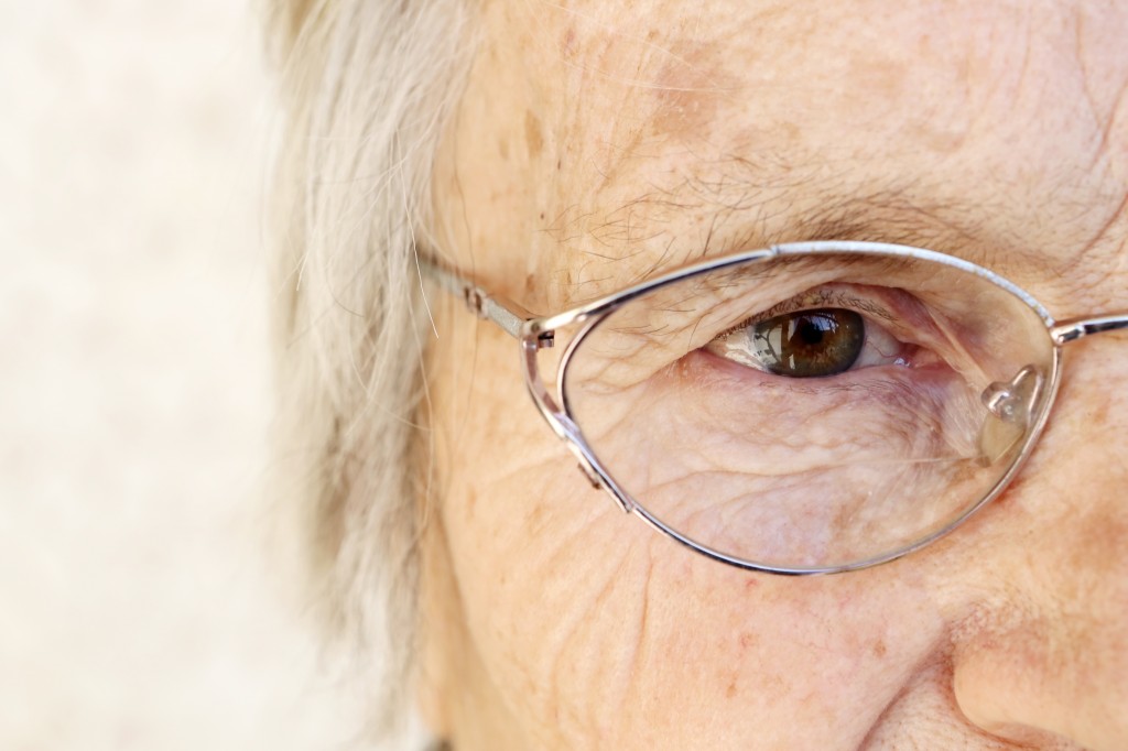 cirurgia da catarata em idosos 50 anos
